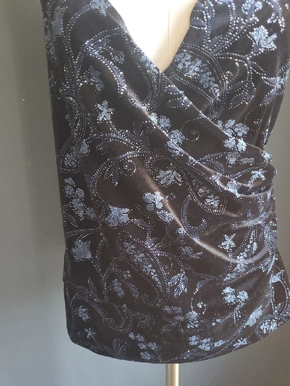 Studio Black Sleeveless Wrap Camisole with Blue Paisley Velvet Print - Picture 3 of 12